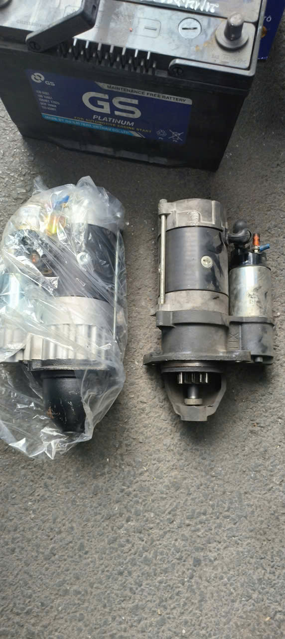 Bánh Xe Nâng PU Bị Bong Tróc: Nguyên Nhân Và Cách Khắc Phục Hiệu Quả