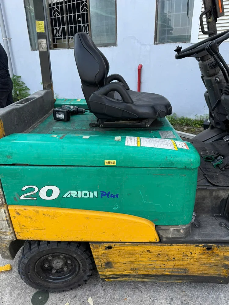 Bình Ắc Quy Xe Nâng Điện Nhanh Hết Điện – 7 Nguyên Nhân Doanh Nghiệp Bắc Giang Cần Biết
